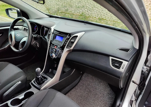 Hyundai I30 cena 37900 przebieg: 113756, rok produkcji 2015 z Węgorzyno małe 742